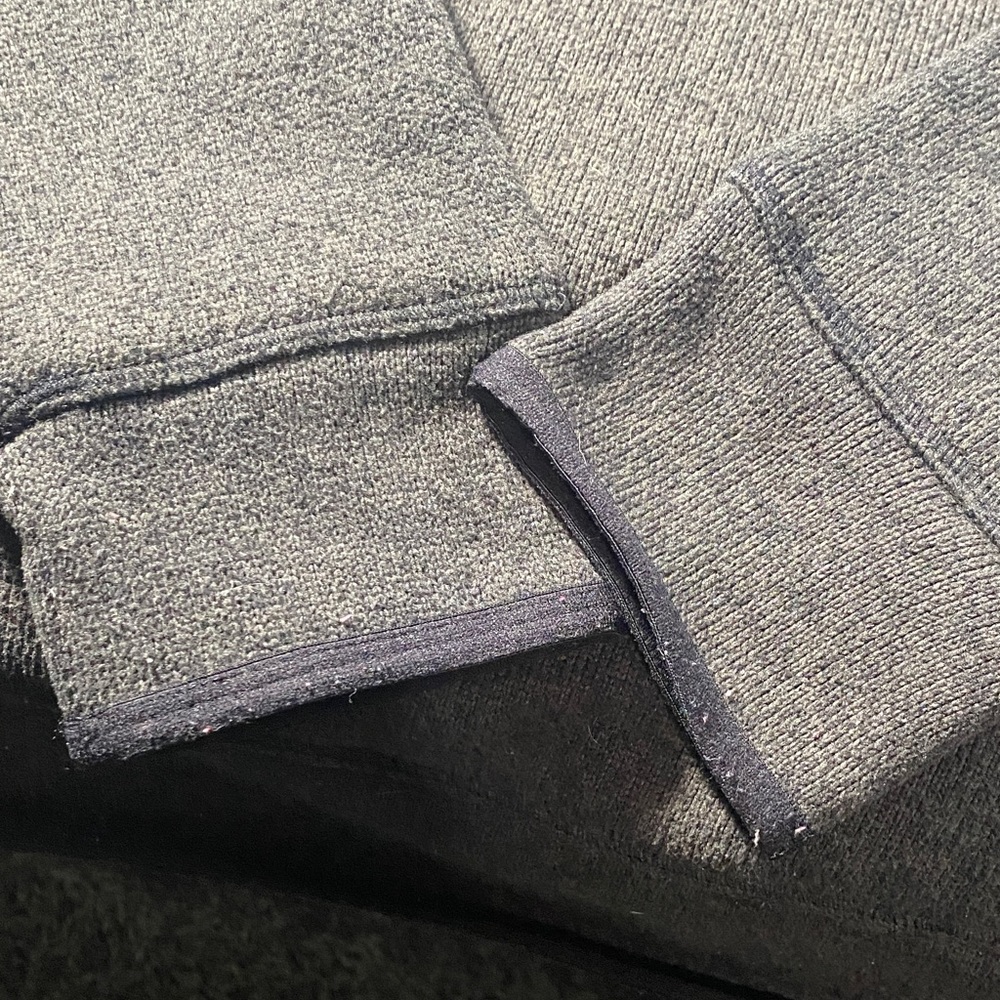 The North Face women’s Gray Zip up Hoodie size medium - Picture 4 of 6